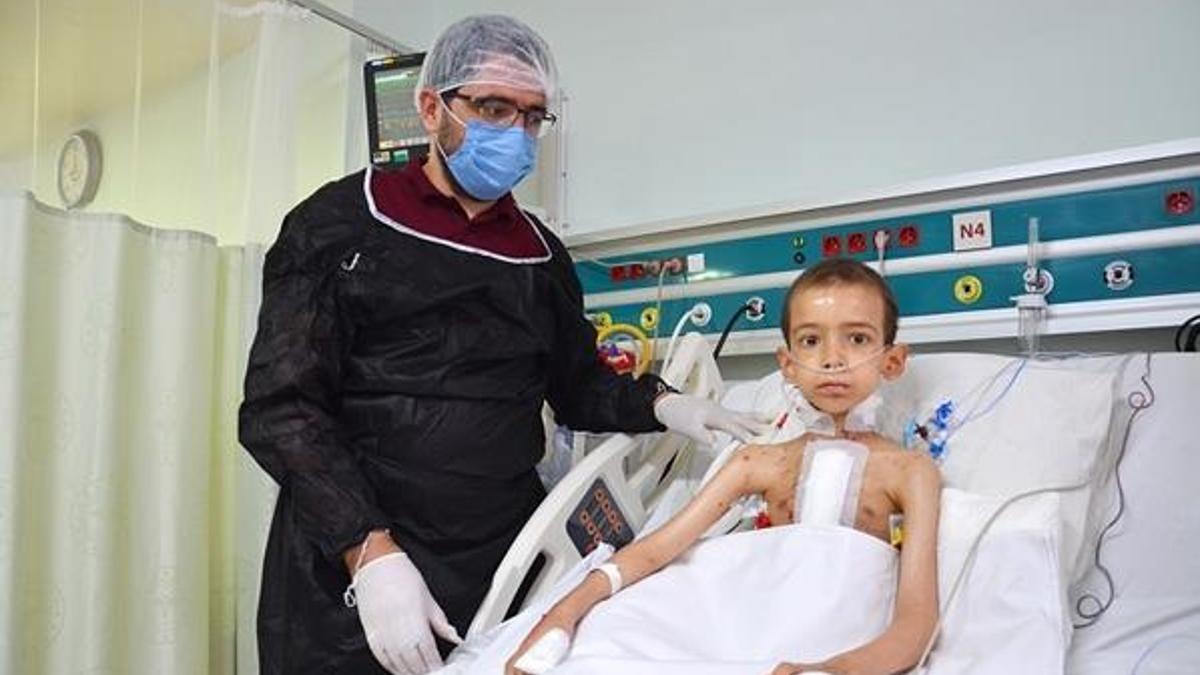 7 yaşındaki Ramazan, yapay kalple hayata tutundu