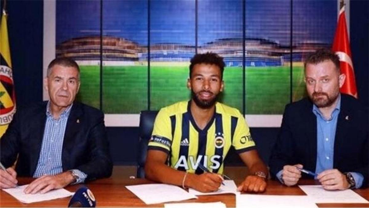 Fenerbahçe, Nazım Sangare ile sözleşmeyi imzaladı