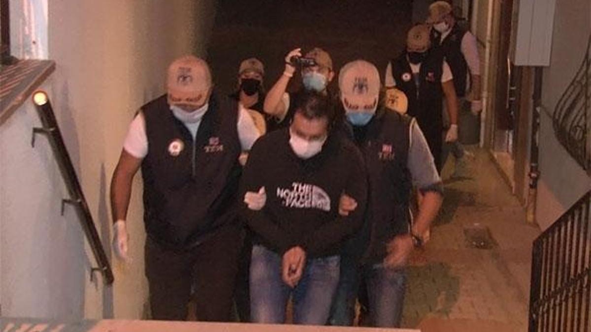 İstanbul'da çok sayıda adrese FETÖ operasyonu!