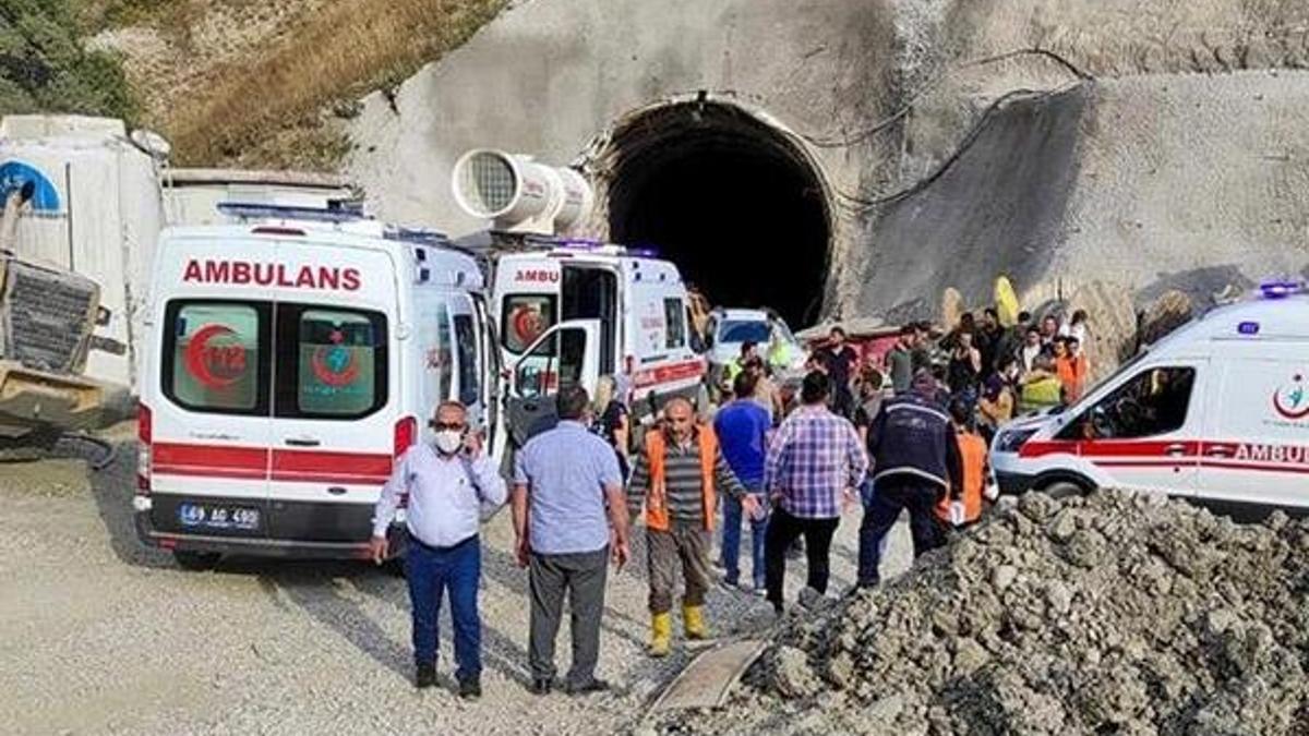 Kop Dağı Tüneli’nde patlama! İşçiler mahsur kaldı