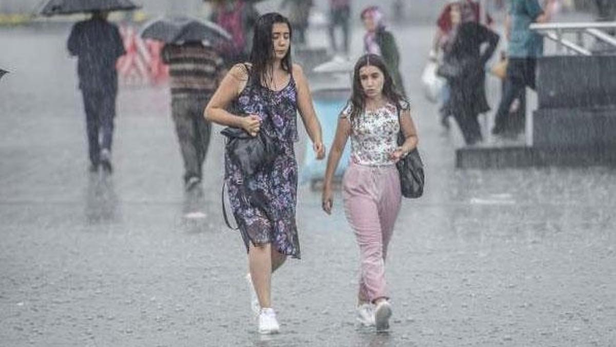 Tüm Türkiye etkilenecek! Sağanak yağış geliyor