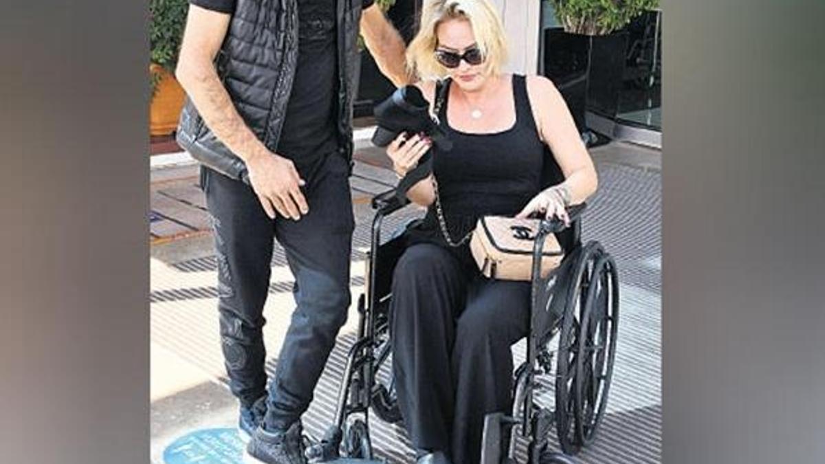 Aylin Coşkun: Sürünüyorum