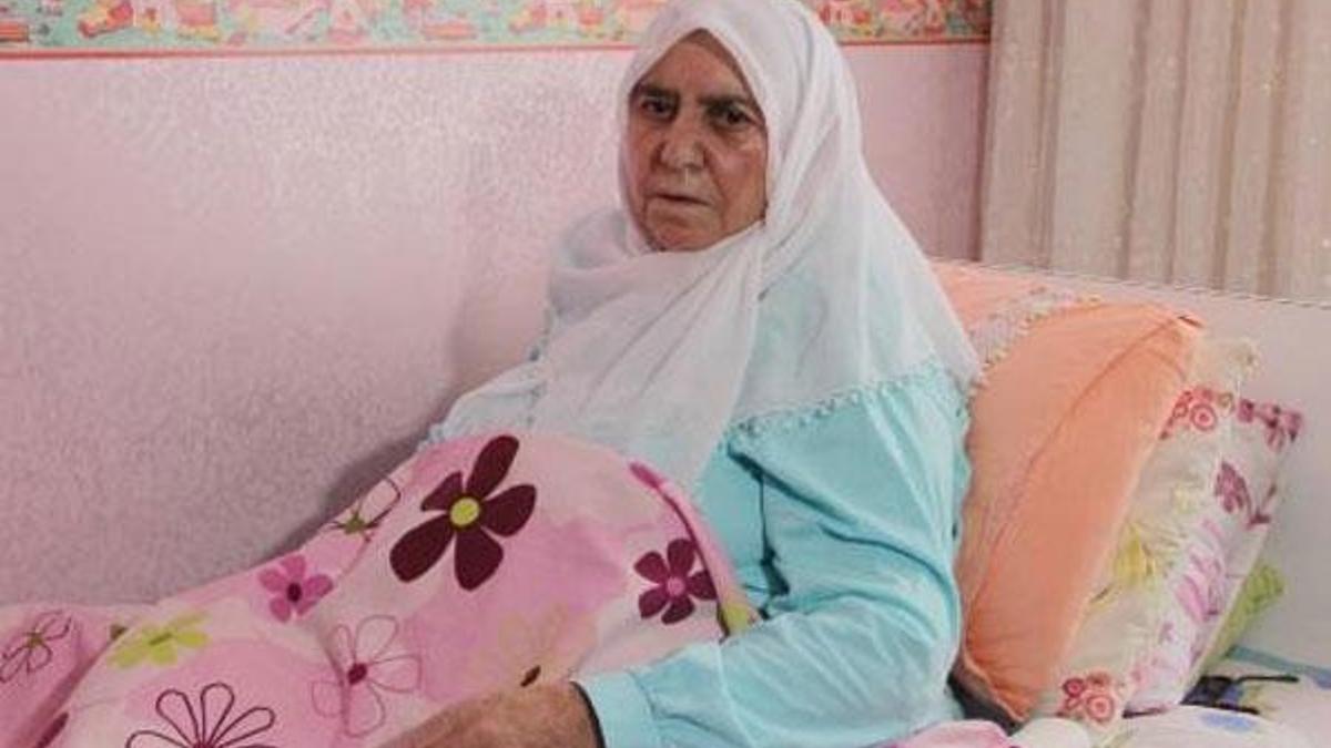 87 yaşındaki kadın corona virüsü yendi