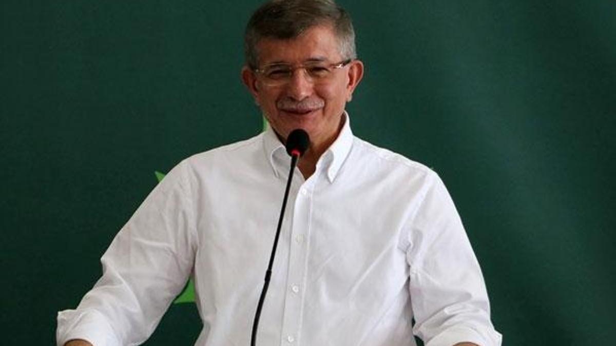 İzmir'den Davutoğlu'na şok: 6 ilçe başkanı istifa etti