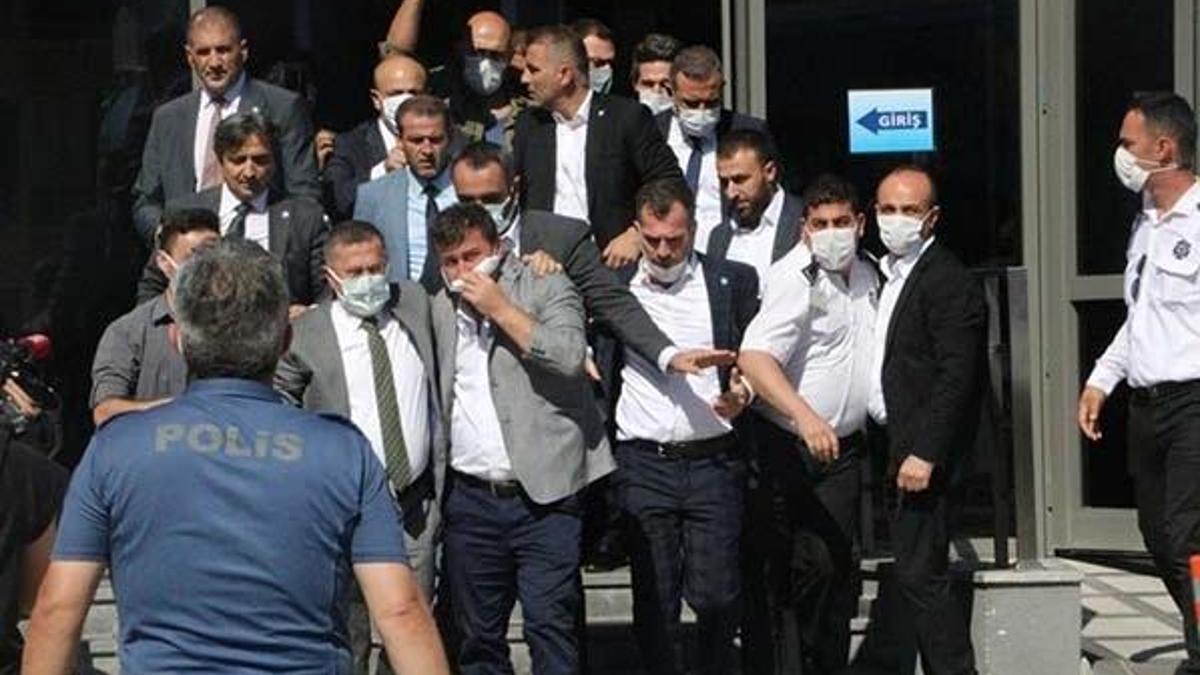 İYİ Parti Genel Merkezi'nde gerginlik!