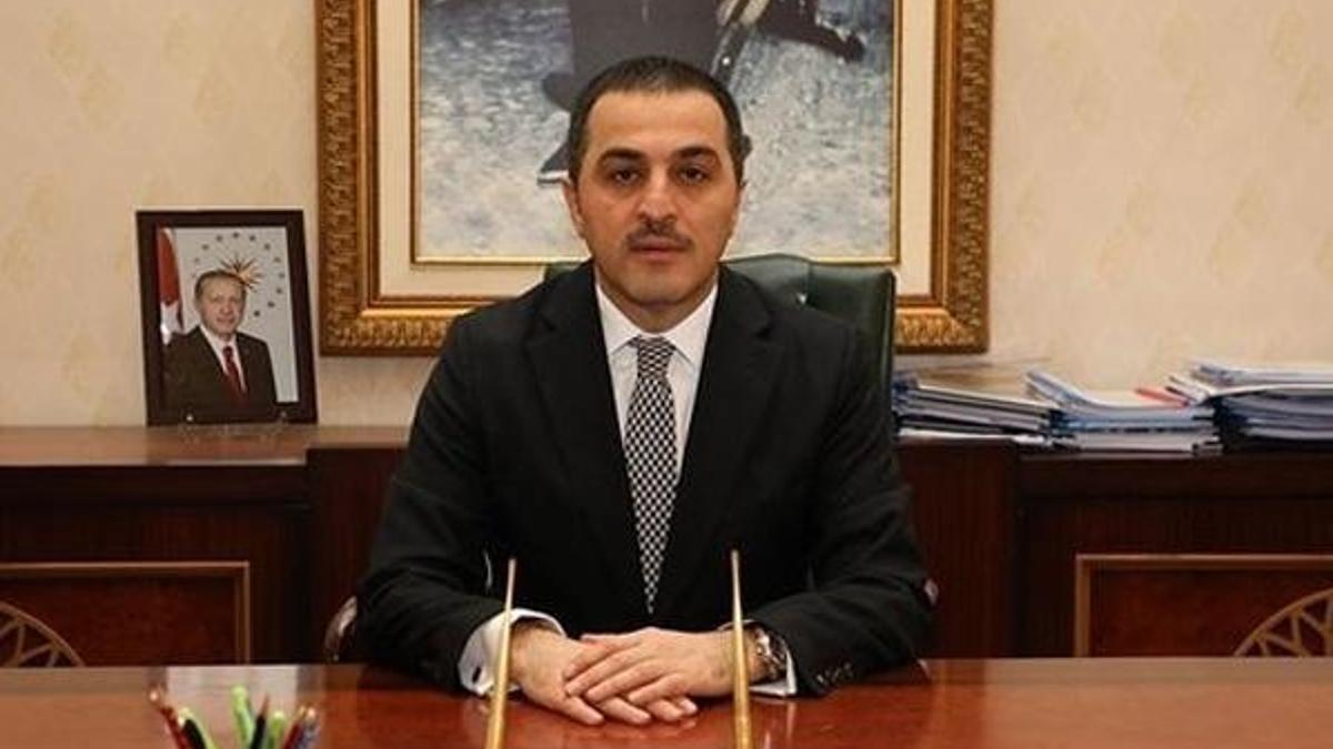 Türker Öksüz kimdir? İçişleri Bakanlığı tarafından Kars Valisi’ne yeni görev! Kars Belediye Başkan Vekili olan Türker Öksüz nereli, kaç yaşında?