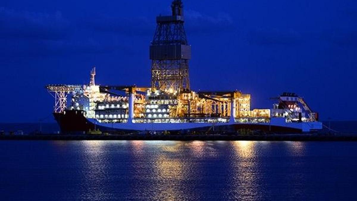Kanuni sondaj gemisi Karadeniz'e açılmaya hazırlanıyor
