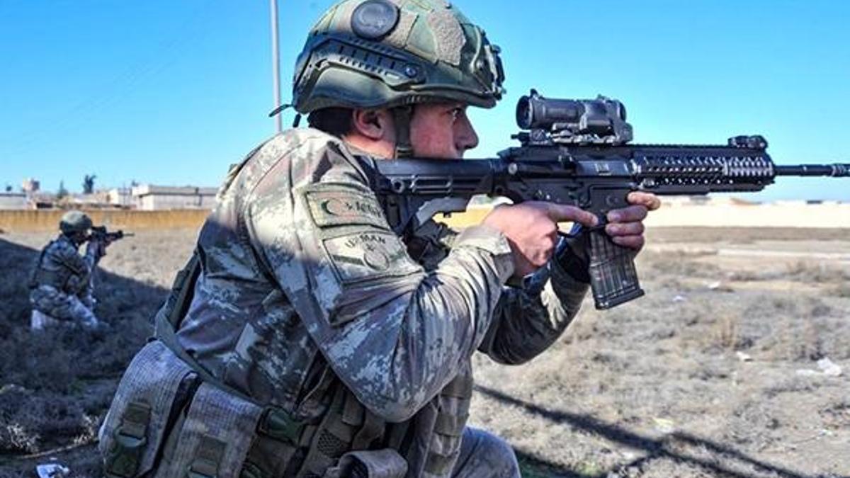 Zeytin Dalı bölgesine taciz ateşi açan 3 terörist etkisiz hale getirildi