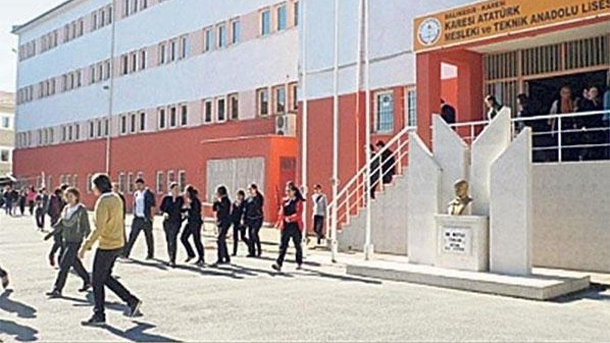 Meslek lisesinde skandal!  Müdür yardımcısı ‘e-okul’ üzerinden...