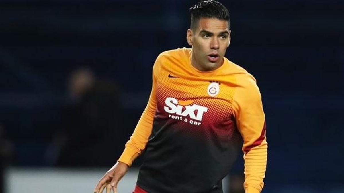 Galatasaray'da Radamel Falcao’ya tepki! "Bu golü halı sahada bile atarlar"