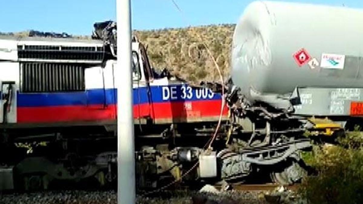 Yozgat'ta 2 yük treni çarpıştı! Çok sayıda ekip sevk edildi
