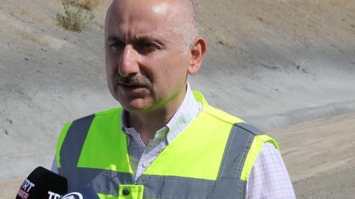 Bakan Karaismailoğlu Ankara-Sivas YHT hattında incelemelerde bulundu