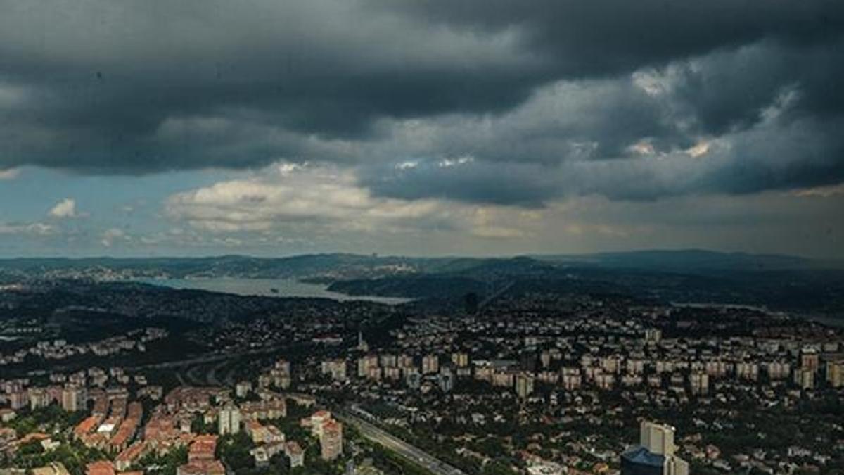 İstanbul'da beklenen yağış başladı! Peş peşe uyarılar...