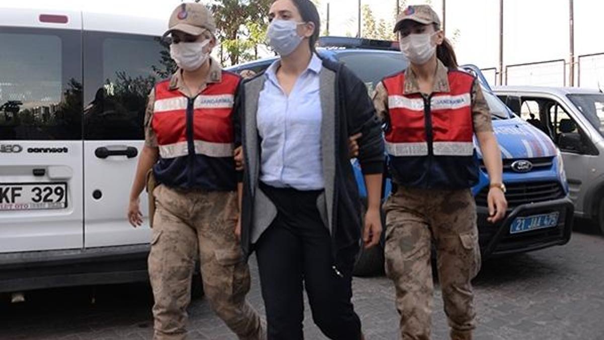Kırmızı Kategori'deki teröristle irtibatlı olduğu tespit edilen avukat adliyede
