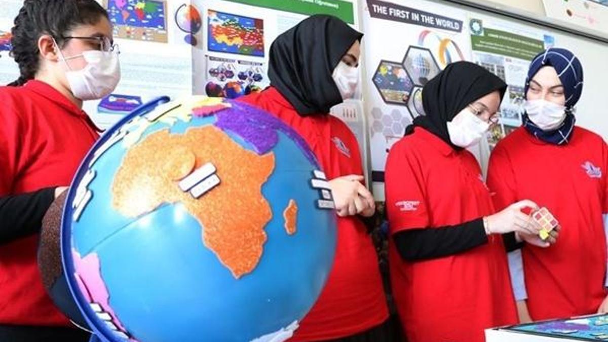 Sesli haritayla Afrika'ya uzanan lise öğrencilerine TEKNOFEST ödülü