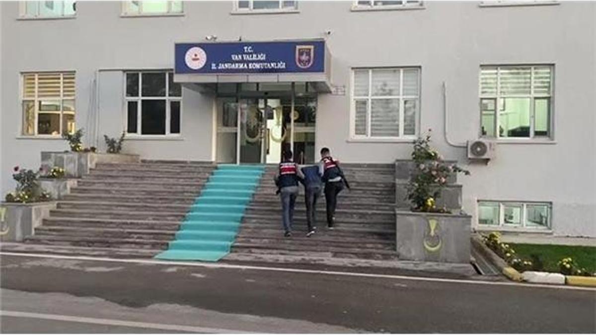 Van'da 1 terörist daha teslim oldu