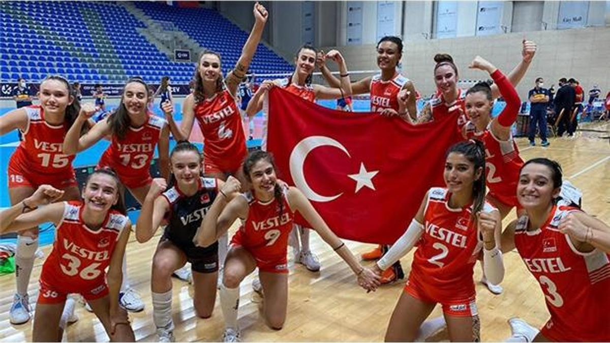 17 Yaş Altı Kız Milli Voleybol Takımı, Avrupa ikincisi oldu