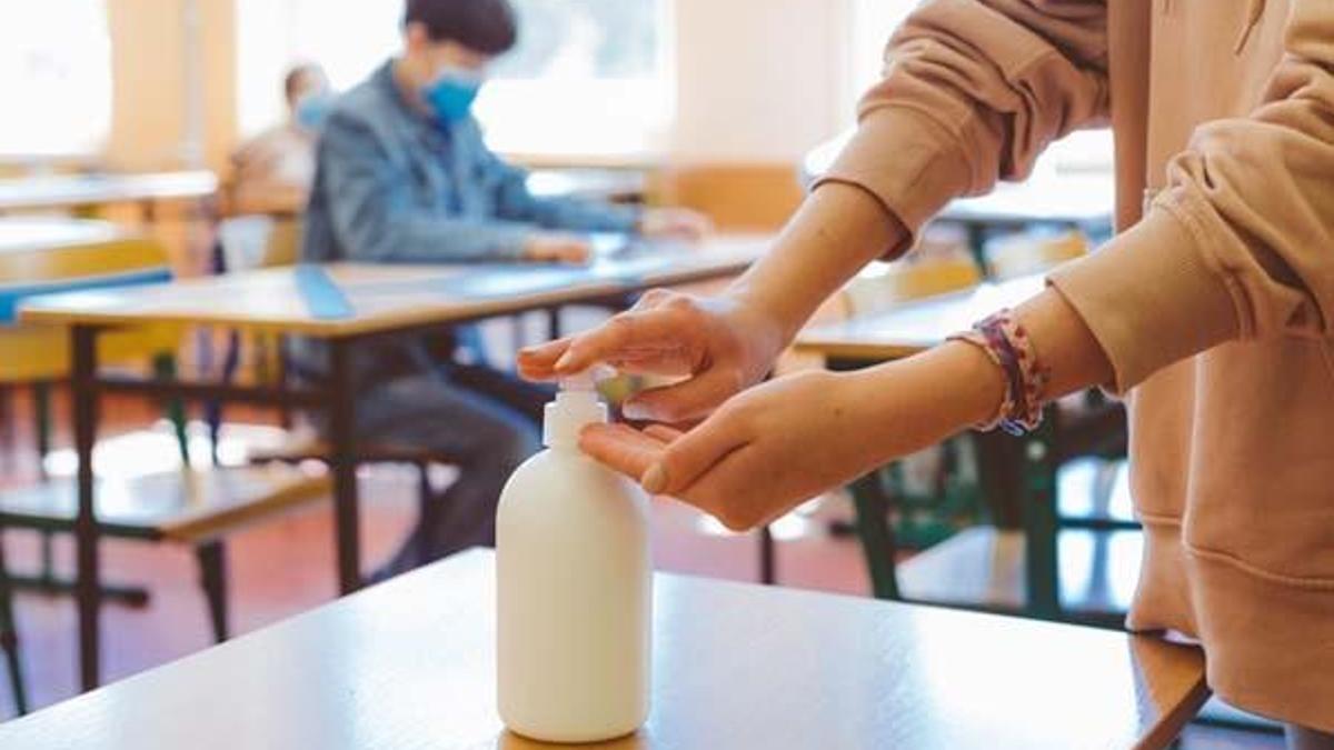 Okullar hangi günler olacak? Okullarda 12 Ekim Pazartesi hangi okullar ve kaçıncı sınıflar (İlkokul, ortaokul, lise) açılacak?