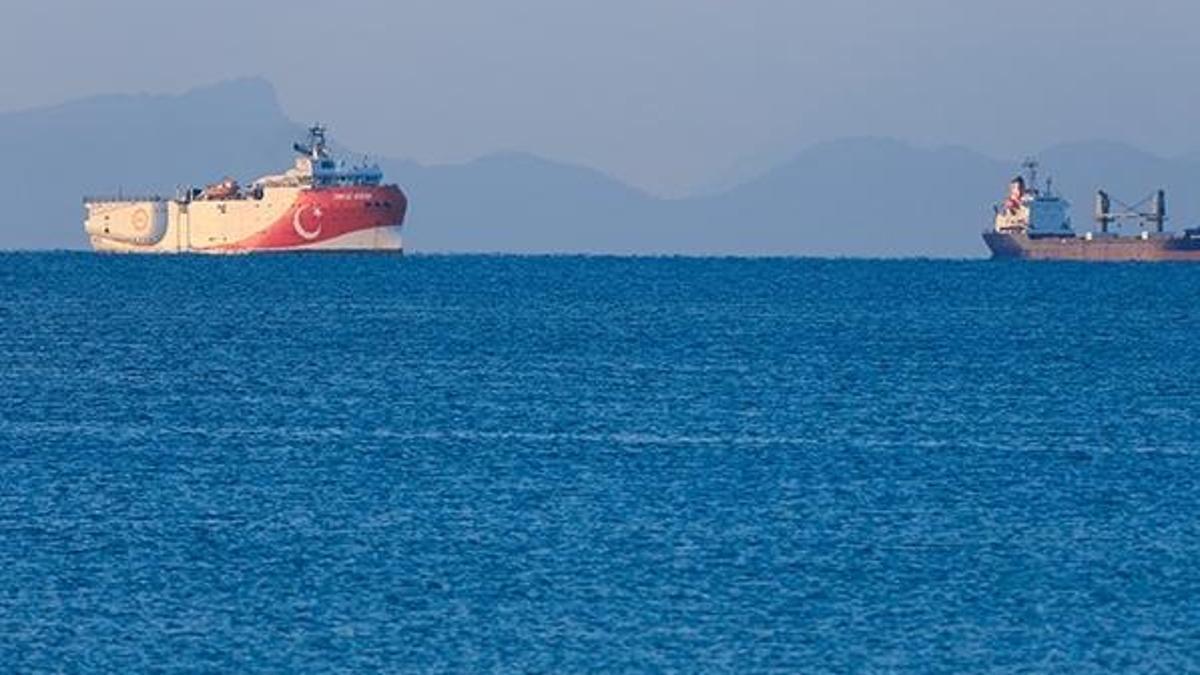 Oruç Reis, yeni NAVTEX yayımlanmasının ardından hareket etti