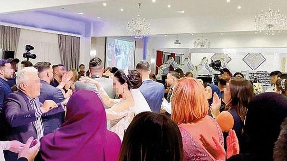 Düğünde 70 kişi corona virüs kaptı!