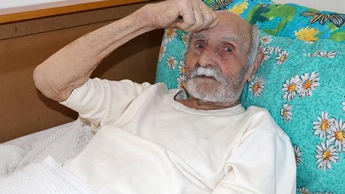 98 yaşındaki baba: Mülklerimin kirasını alan oğullarım bana bakmıyor