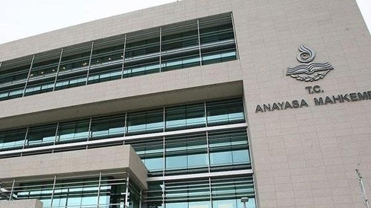 Anayasa Mahkemesi olağanüstü toplanıyor