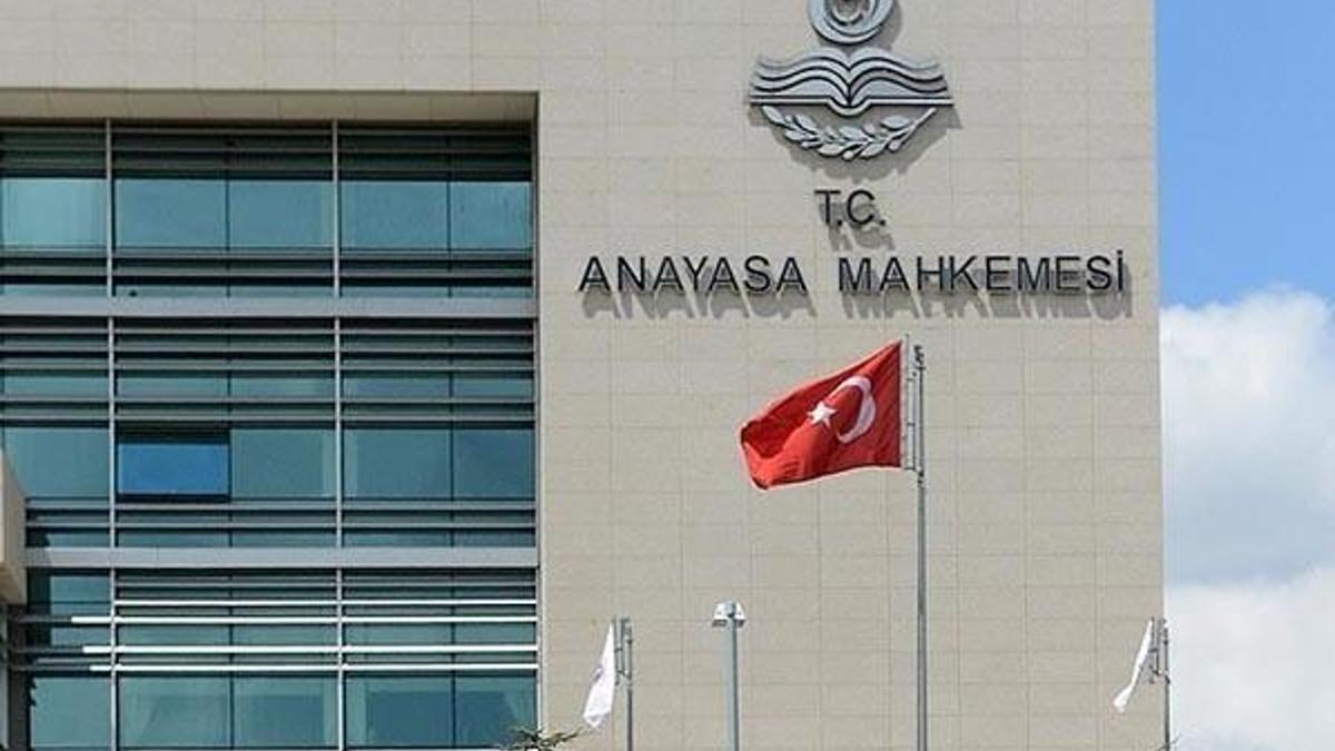 AYM'den 'Işıklar yanıyor' paylaşımı açıklaması!