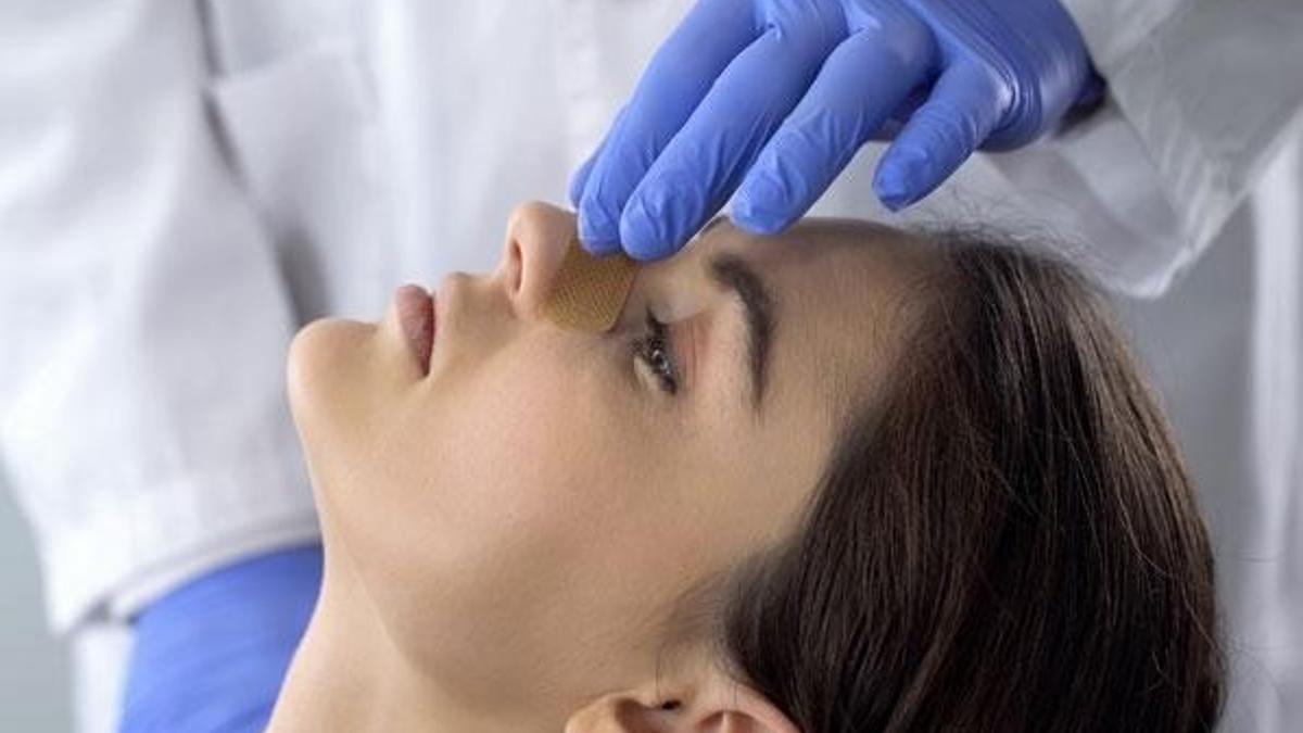 Burnundan çıkan şey doktorları hayrete düşürdü!