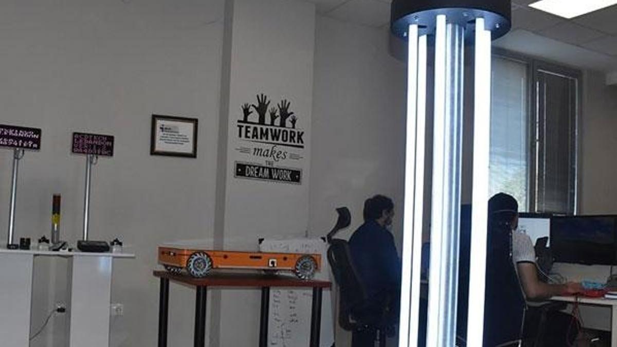 Kovid'ten korunmak için 'temassız' dezenfeksiyon robotu geliştirdiler