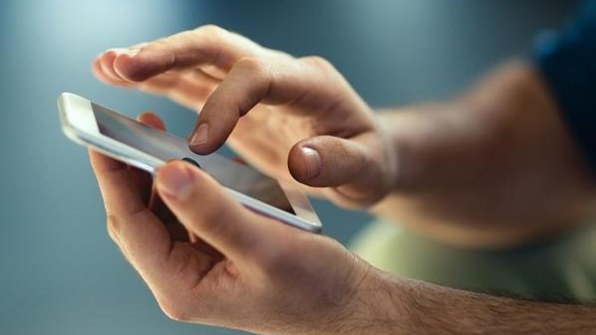 Uzmanından flaş cep telefonu uyarısı! Mutlaka imha edin...