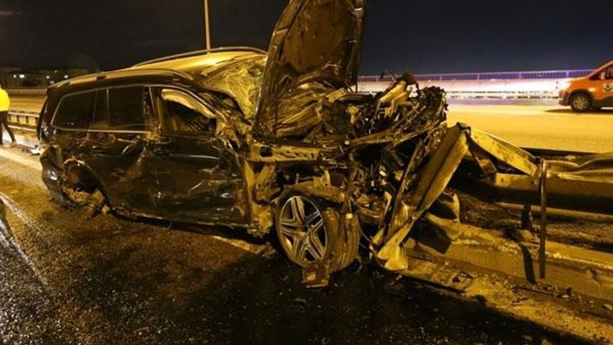 Ünlü iş adamı TEM’de hurdaya dönen lüks cipinden yaralı kurtuldu