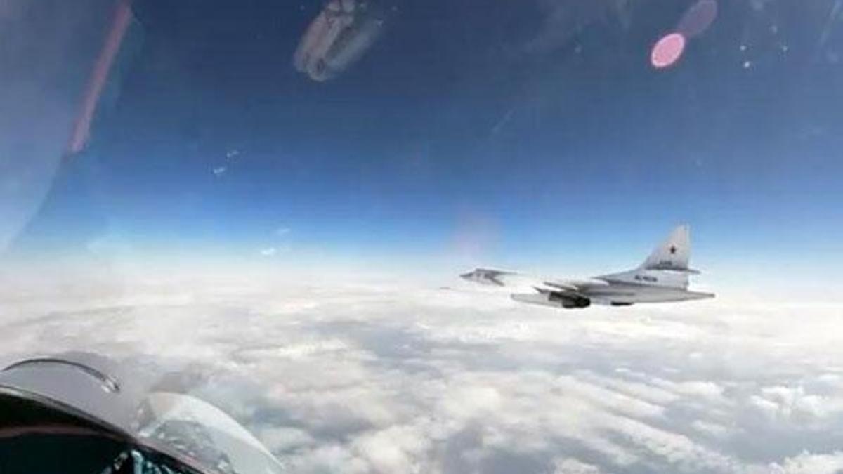 ABD jetleri, Rus bombardıman uçaklarına eşlik etti
