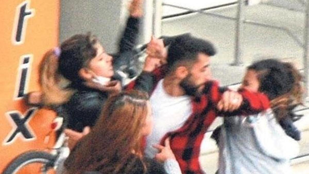 Bir anda 3 kız saç saça birbirine girdi! Eski sevgilileri...