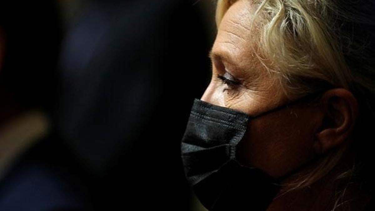 Fransa'da aşırı sağcı Le Pen'den skandal çağrı: Yasaklansın!