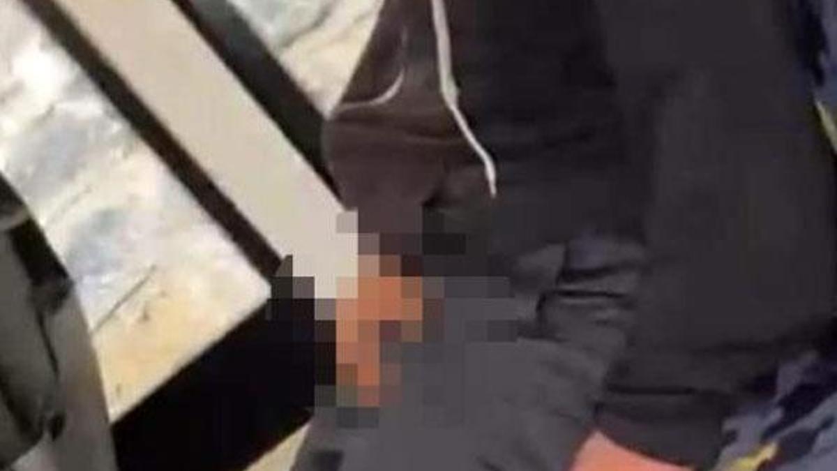 İETT otobüsünde iğrenç olay! Kadına bakarak...