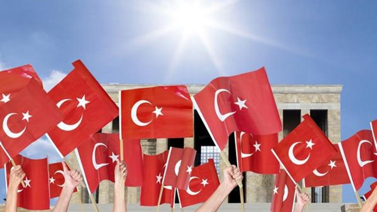 Cumhuriyet Bayramı şiirleri! 1, 2, 3 kıtalık ve daha uzun 29 Ekim şiirleri