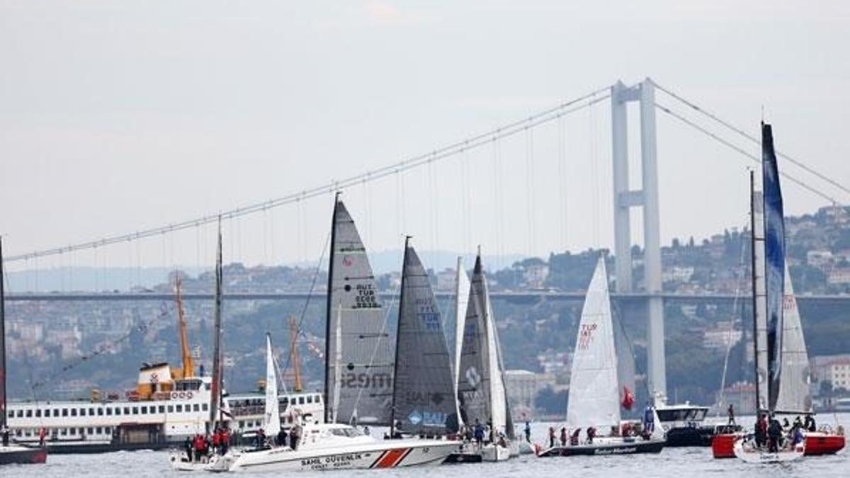 Boğaz'daki Cumhurbaşkanlığı Uluslararası Yat Yarışı havadan görüntülendi