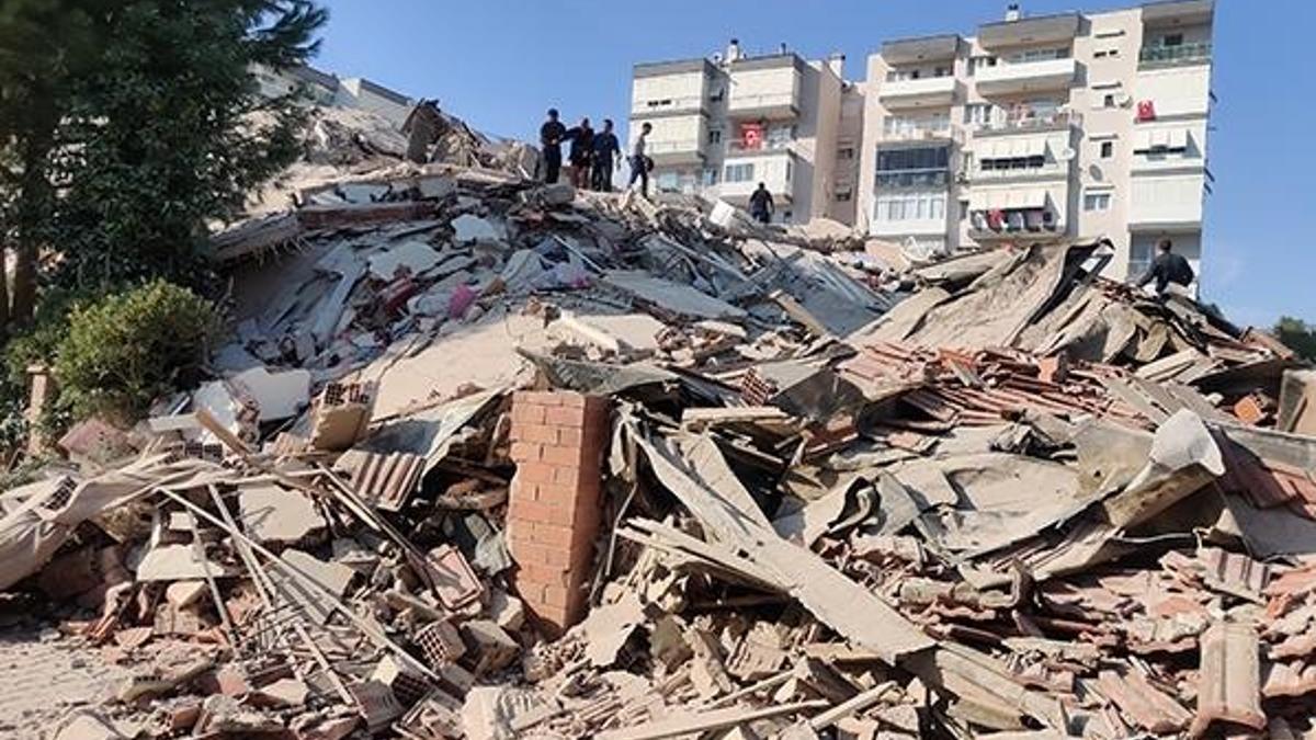 Depremde can kaybı var mı? İzmir'de kaç binada hasar var? İzmir'de şiddetli deprem!