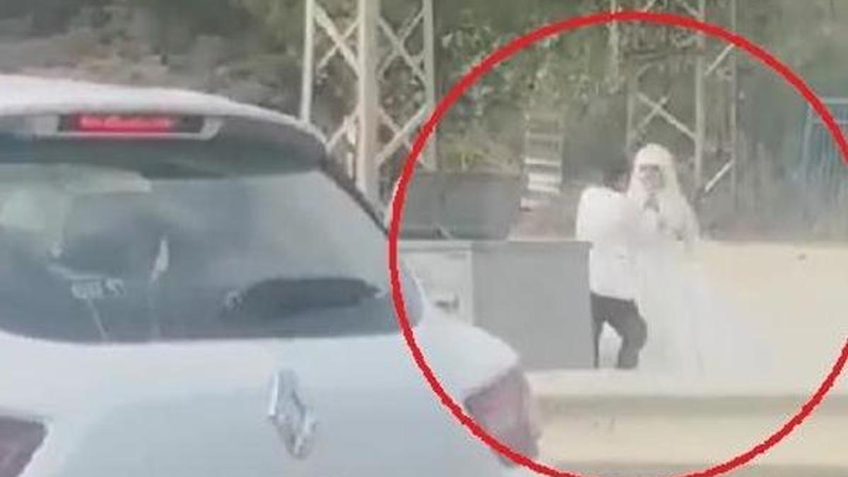 Yol kenarında şoke eden anlar! Araçtan inen damat...