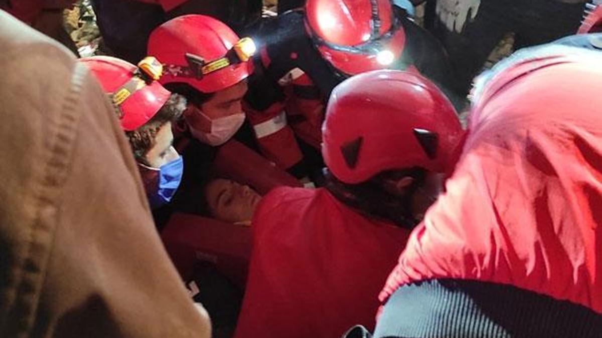 İzmir'deki depremin 58. saatinde bir mucize!