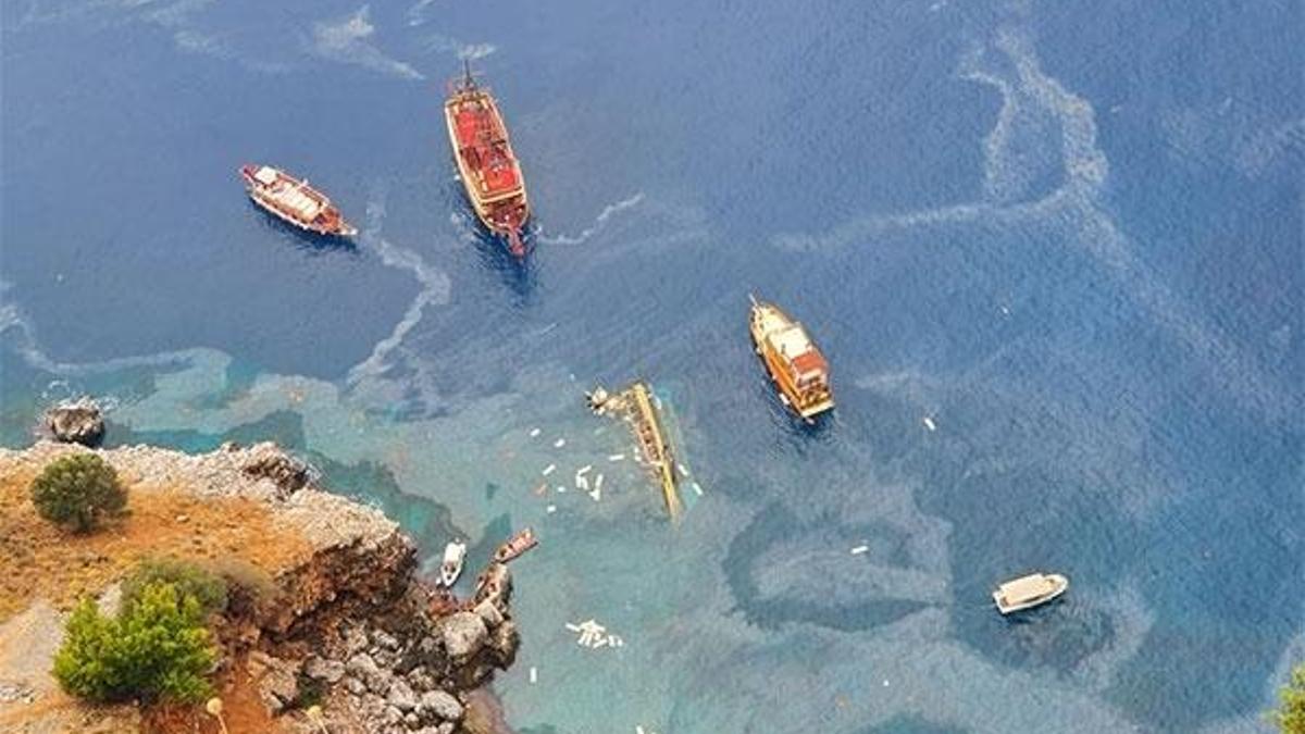 Son dakika... Antalya'da tur teknesi battı
