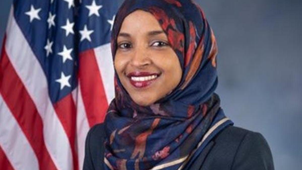 ABD'nin ilk kadın Müslüman vekillerinden İlhan Omar yeniden seçildi