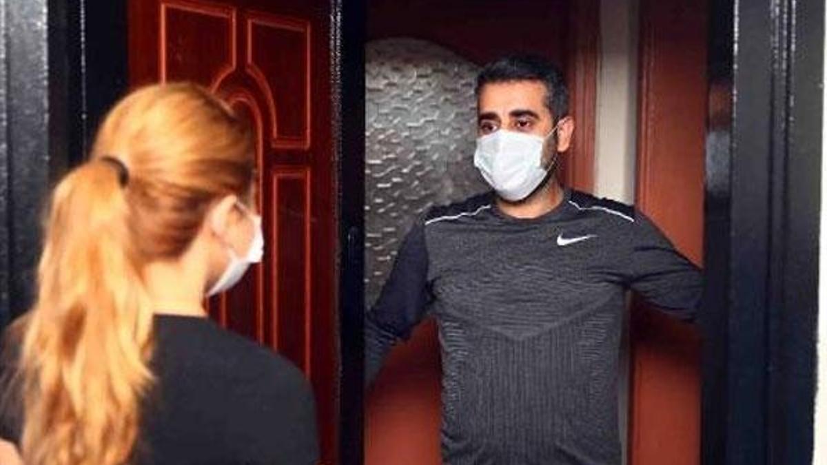 Kapı kapı dolaşıp yaşam üçgeni oluşturmayı anlatıyor