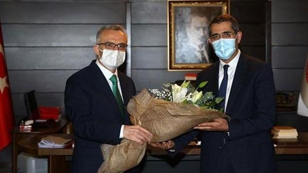 Naci Ağbal, Cumhurbaşkanlığı Strateji ve Bütçe Başkanlığı görevini İbrahim Şenel'e devretti