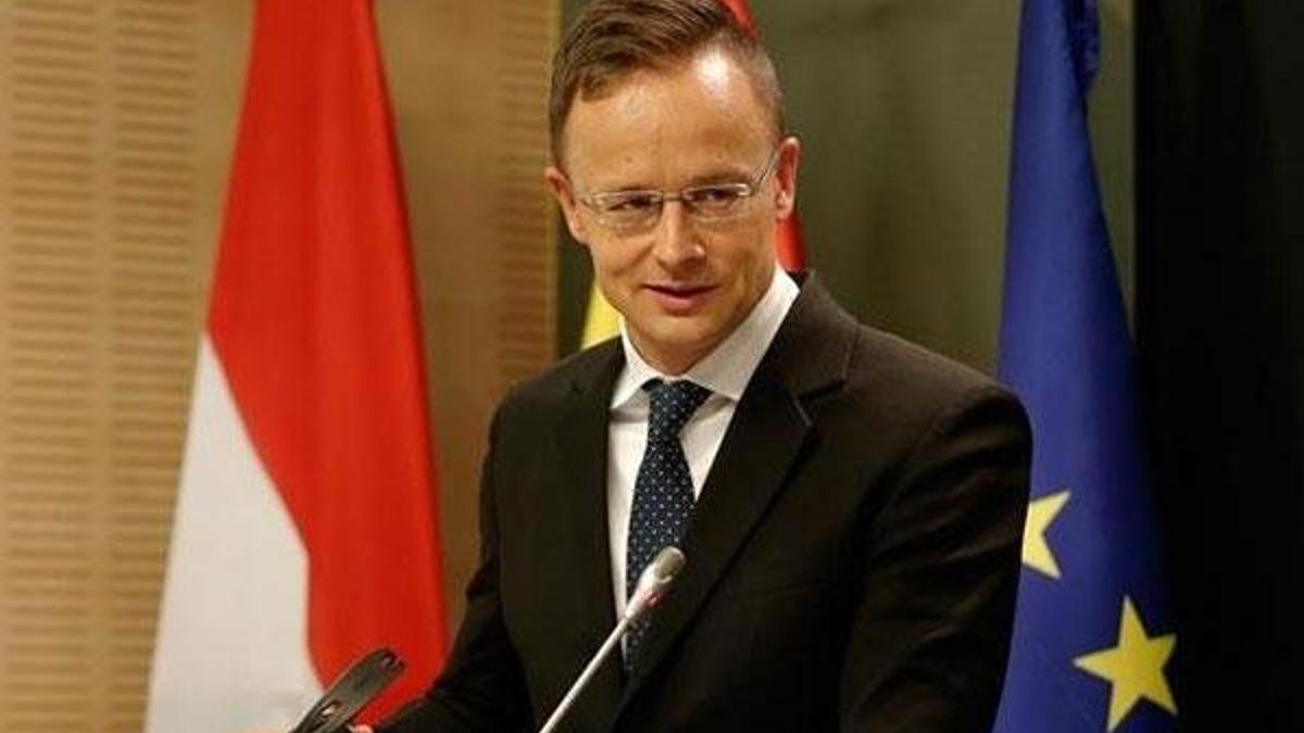 Macar Bakan Kamboçya'yı karıştırdı! Okullar tatil edildi