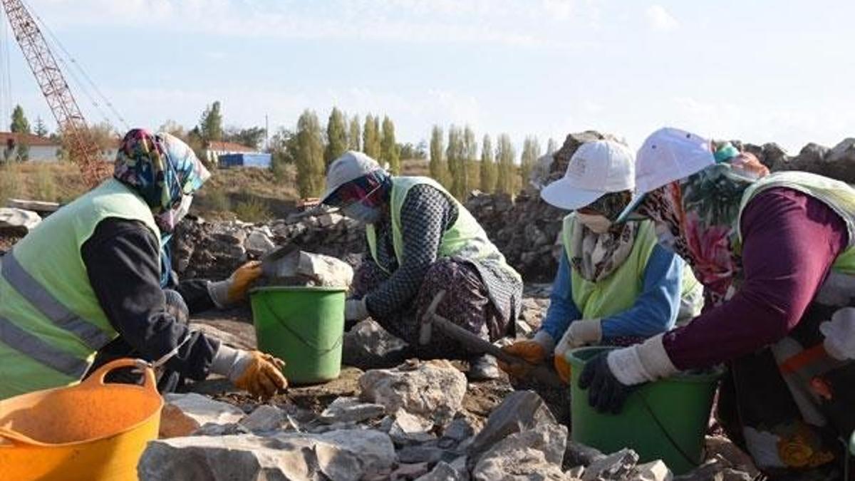 Türkiye'nin en büyük kazısında 6 ayda 2 bin parça eser ortaya çıkarıldı