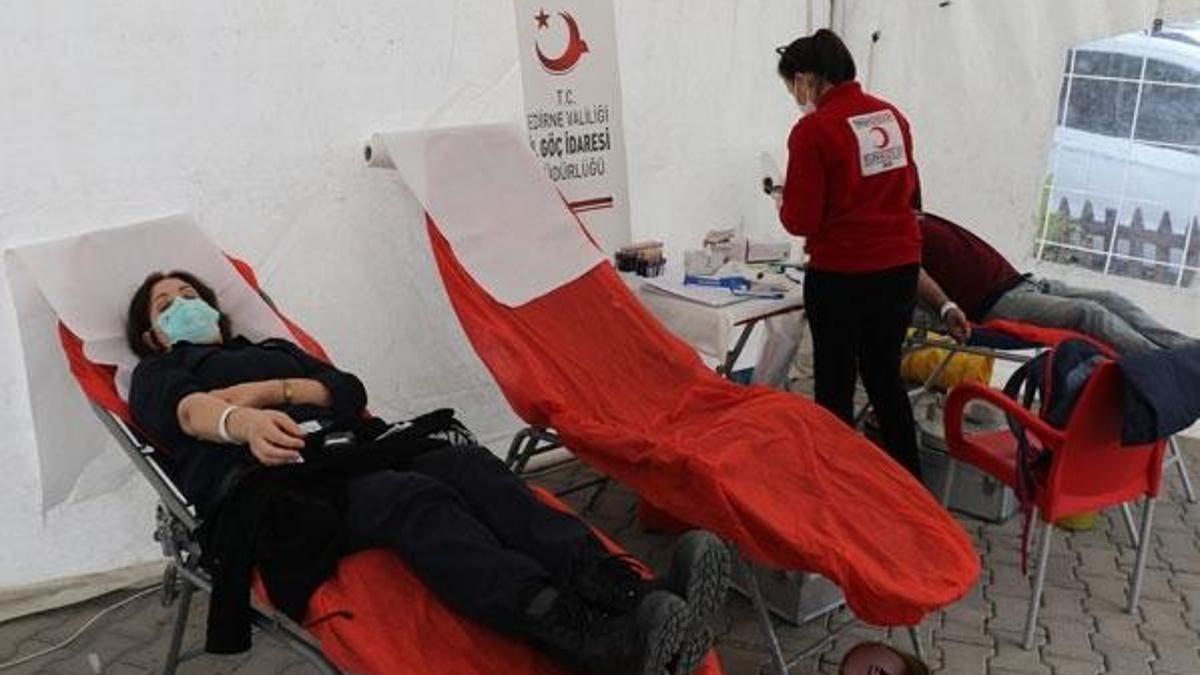 Türk Kızılayı'na tam destek verdiler!