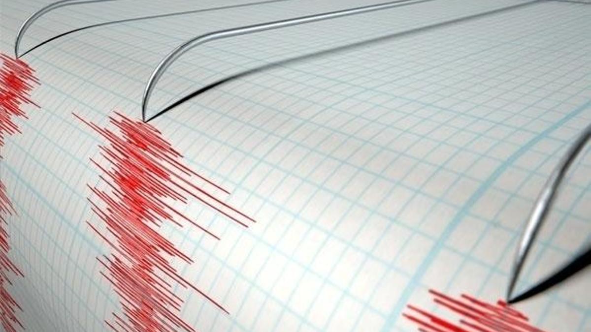 Endonezya'da 5,5 büyüklüğünde deprem
