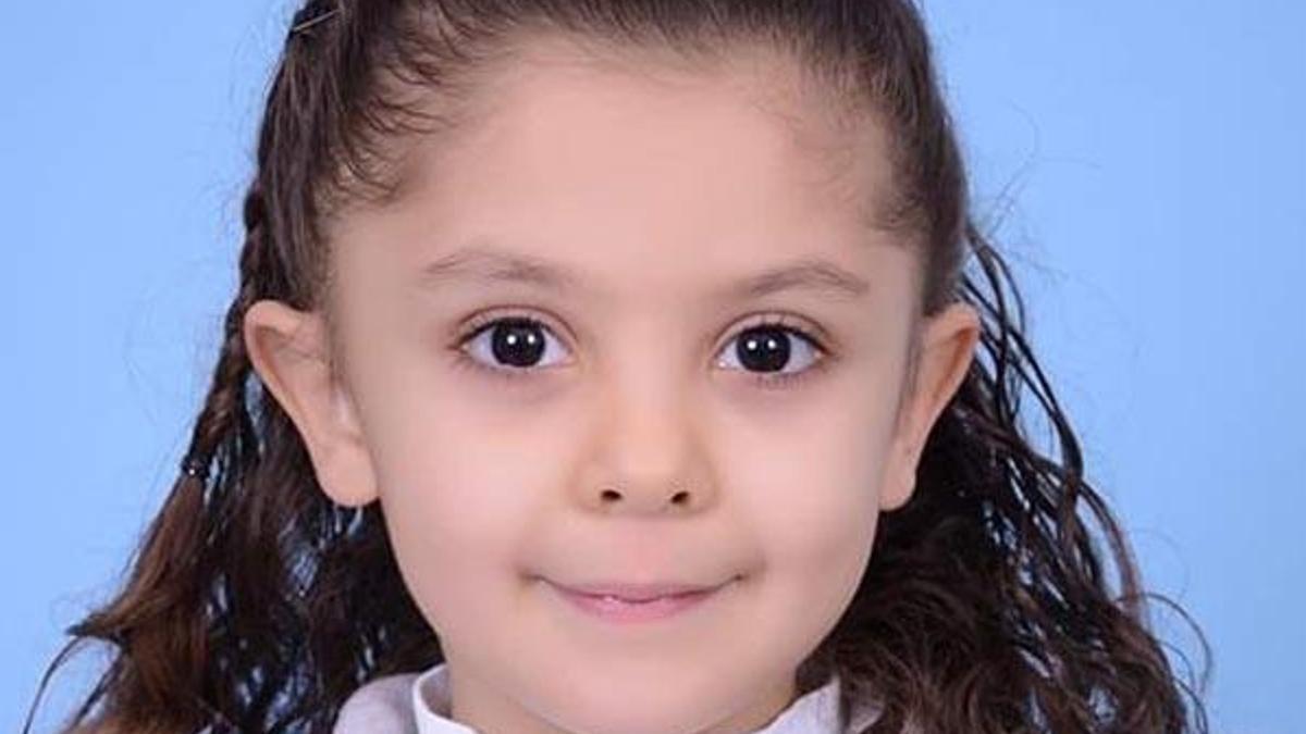 Üzerine gardırop devrilen 6 yaşındaki Efsun, hayatını kaybetti
