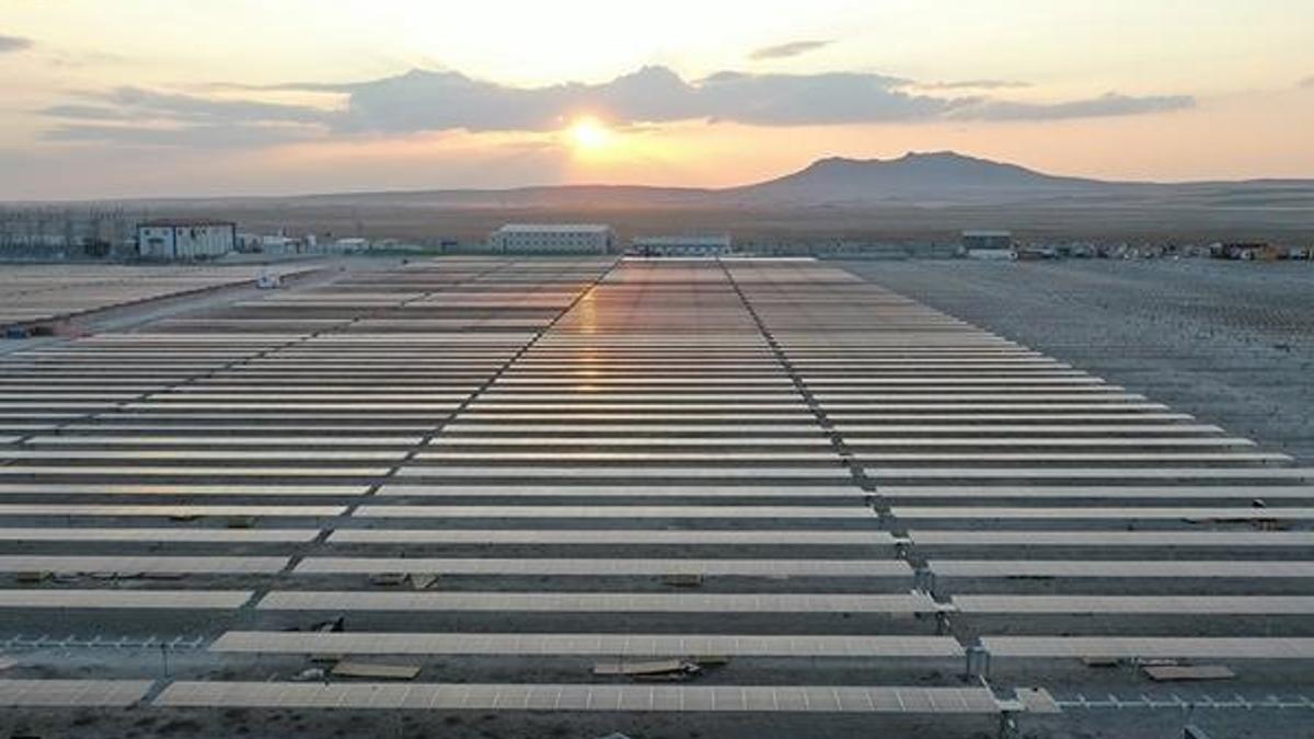 Kalyon Güneş Teknolojileri Fabrikası'nda yatırıma devam! Düğmeye basıldı...